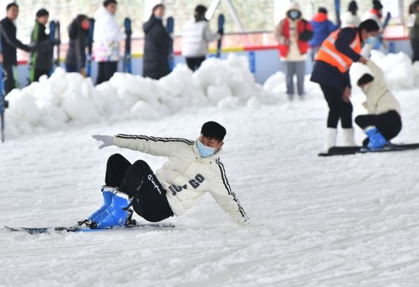 武汉滑雪场在哪(武汉冰雪地图来了！看，真冰场真雪场就在你身边)