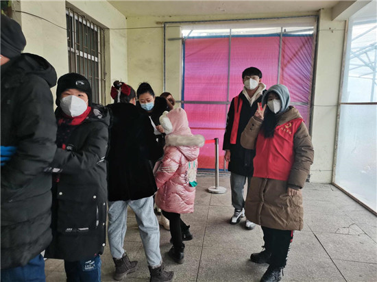 战“疫”青年红 互助社区大学生志愿者的防疫一线日记