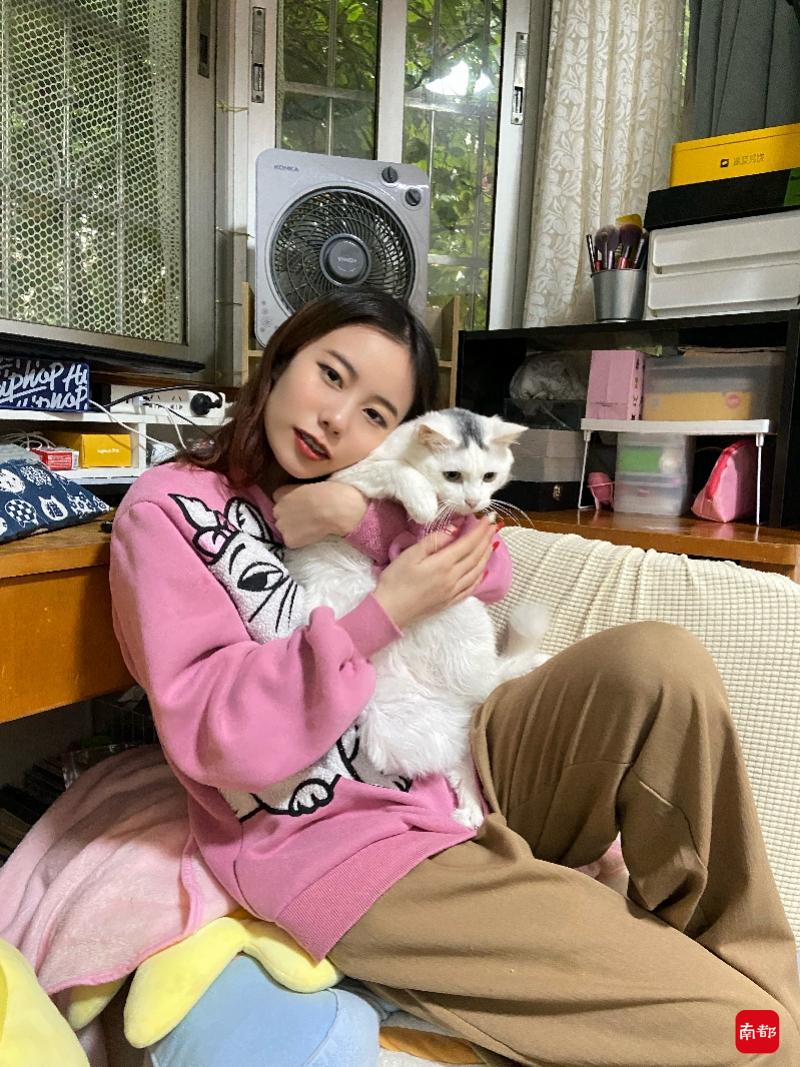 上门宠物服务受热捧！广州女孩春节上门铲猫屎挣到一个月工资