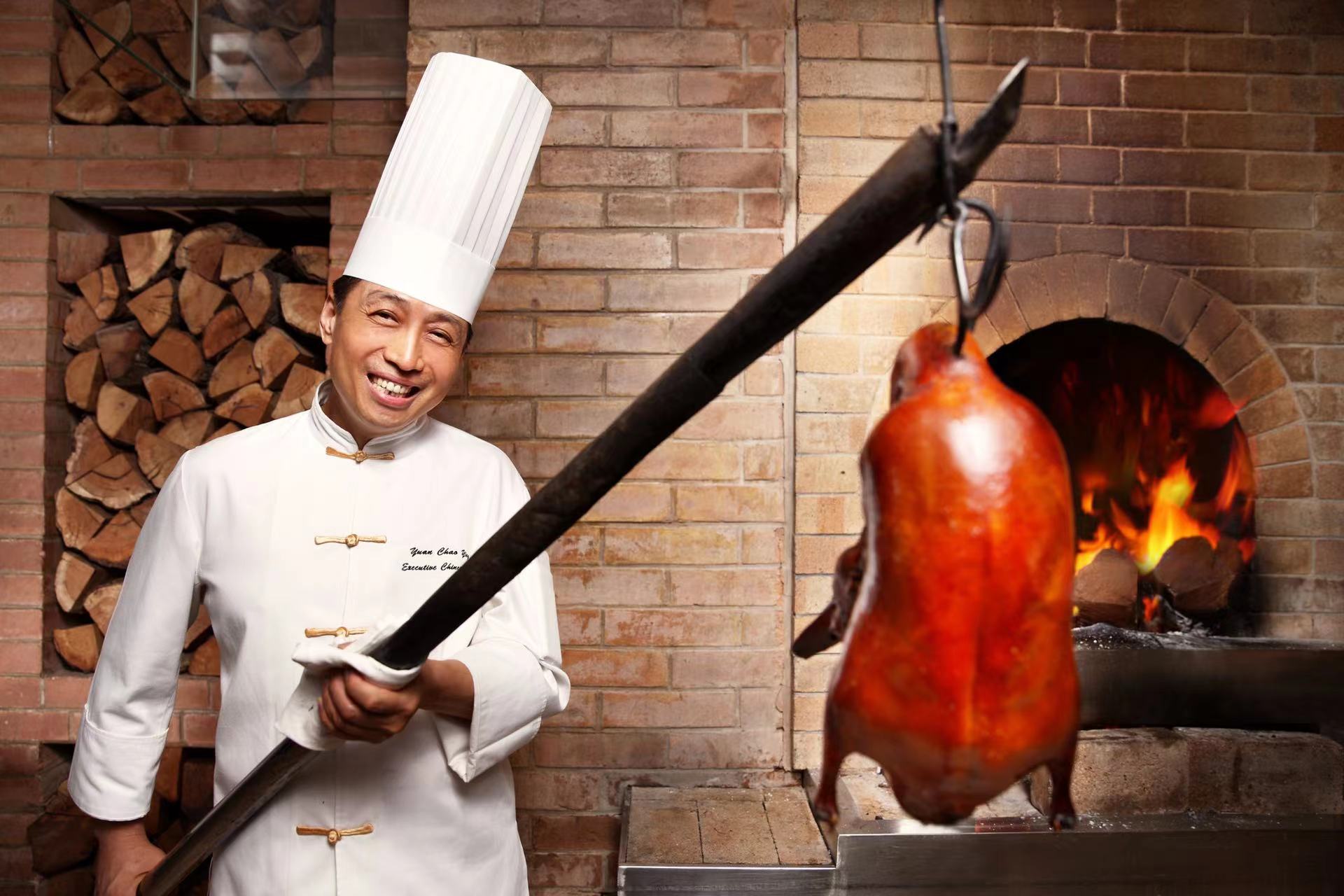 冬奥村里的“出圈”美食，北京烤鸭有多讲究？