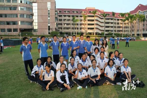 有才！深圳一老师将全班52个孩子名字串成诗，学生：太惊喜