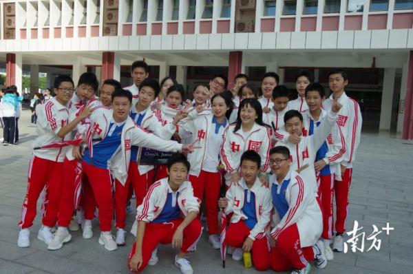 有才！深圳一老师将全班52个孩子名字串成诗，学生：太惊喜