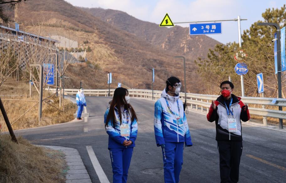 奥运会女志愿者可以睡吗(在“雪游龙”度过两个春节，这位双奥志愿者难忘过去的20多天)