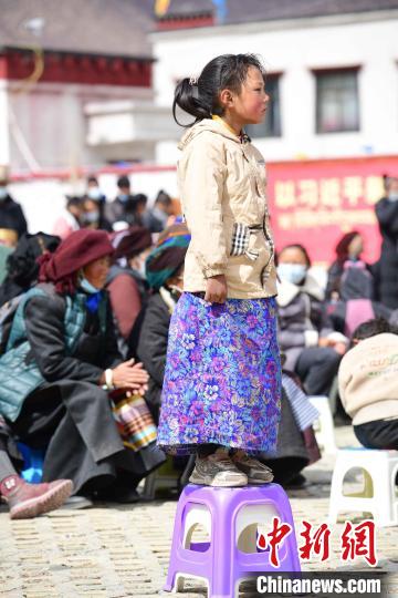 拉萨：举办欢乐的乡村文艺竞赛，迎接西藏日历的新年