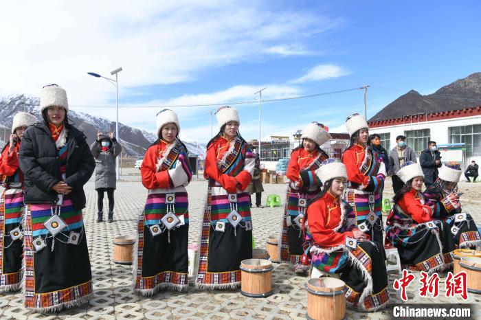 拉萨：举办欢乐的乡村文艺竞赛，迎接西藏日历的新年