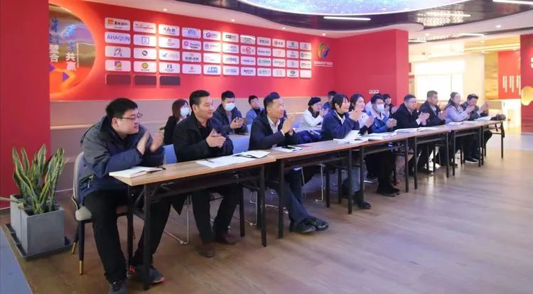 济南新材料产业园区企业党委传达学习全区重要会议精神