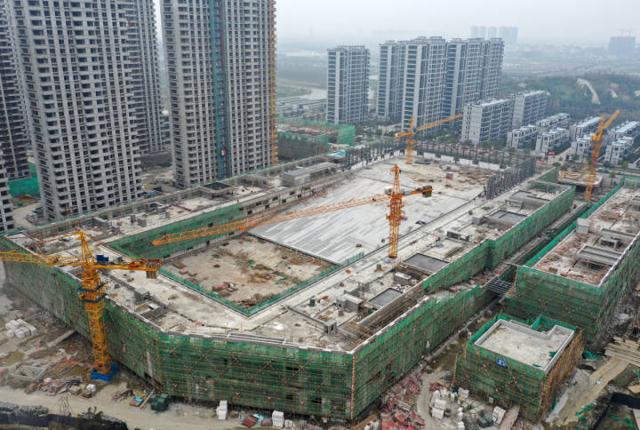 杭州哪里有滑雪场（重磅！杭州首个室内滑雪场来了，1万+平方米，暑假就开业，跟小时记者去踩场）