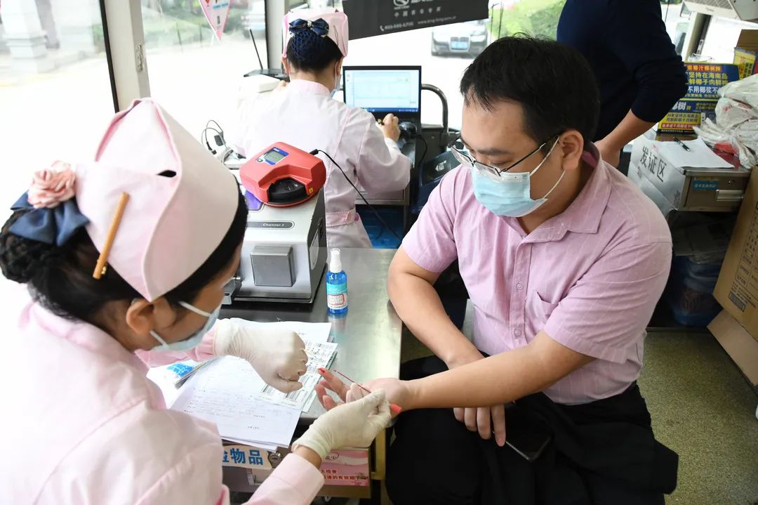 海南省人民检察院开展“红心永向党 热血献爱心”无偿献血活动