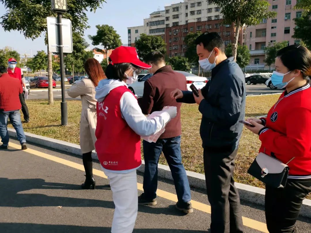 来了就是深圳人！你不是一个人在战斗！