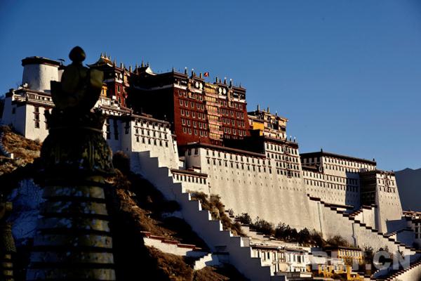 西藏布达拉宫等地执行淡季票价