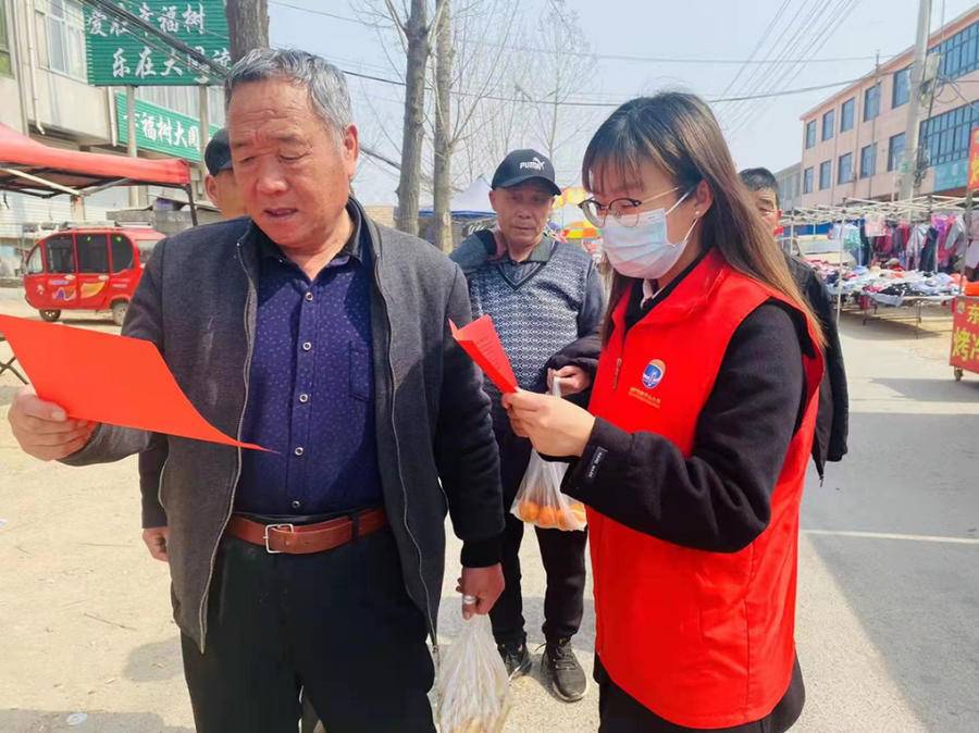 臨沂新橋小學(xué)綠色志愿服務(wù)活動(dòng)添春意(圖2) 臨沂新橋小學(xué)綠色志愿服務(wù)活動(dòng)添春意(圖2)