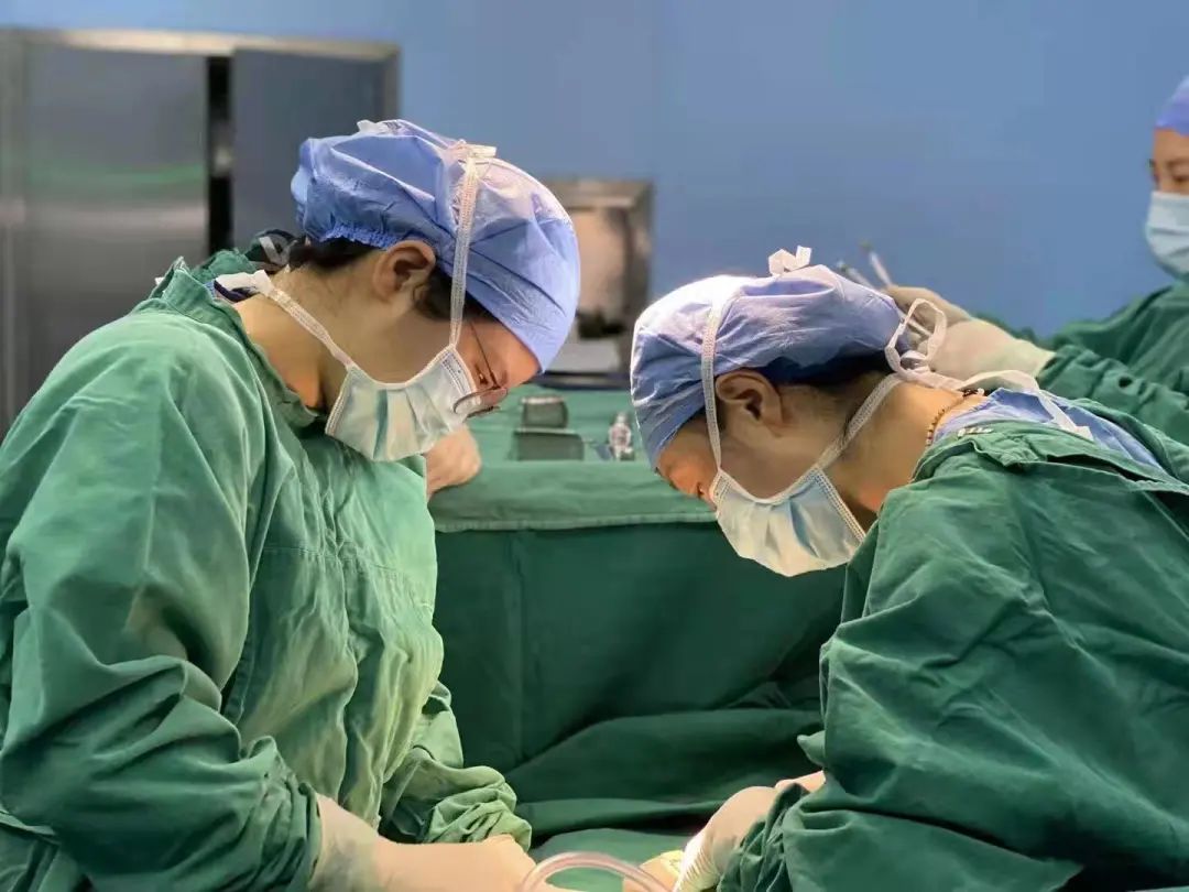 为“次密切”产妇分娩，为ICU重症老人送上“最好的药”！疫病下上海医院启动了“非常”预案，温情照顾病人