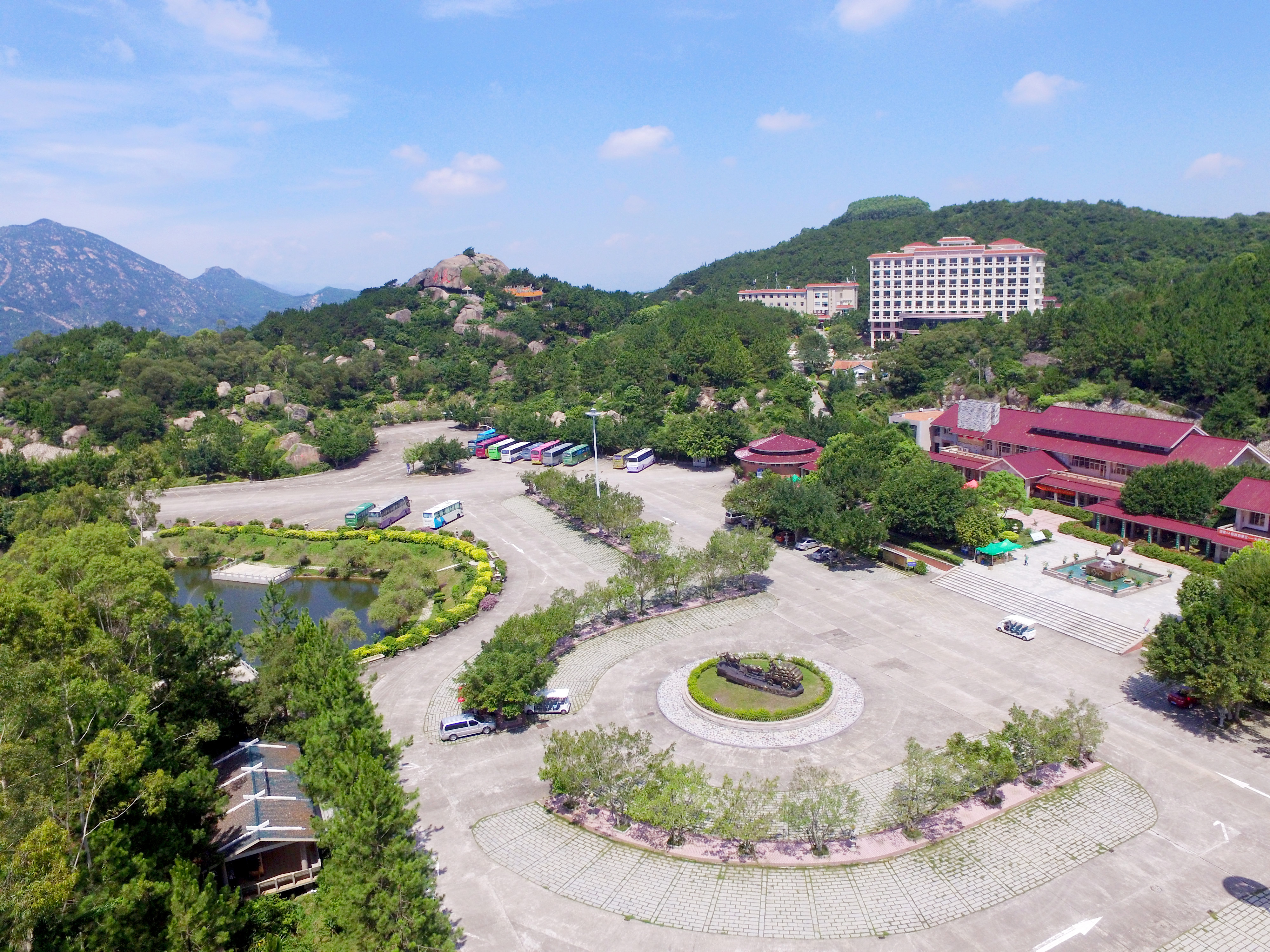 漳浦:十几万株杜鹃花烂漫绽放