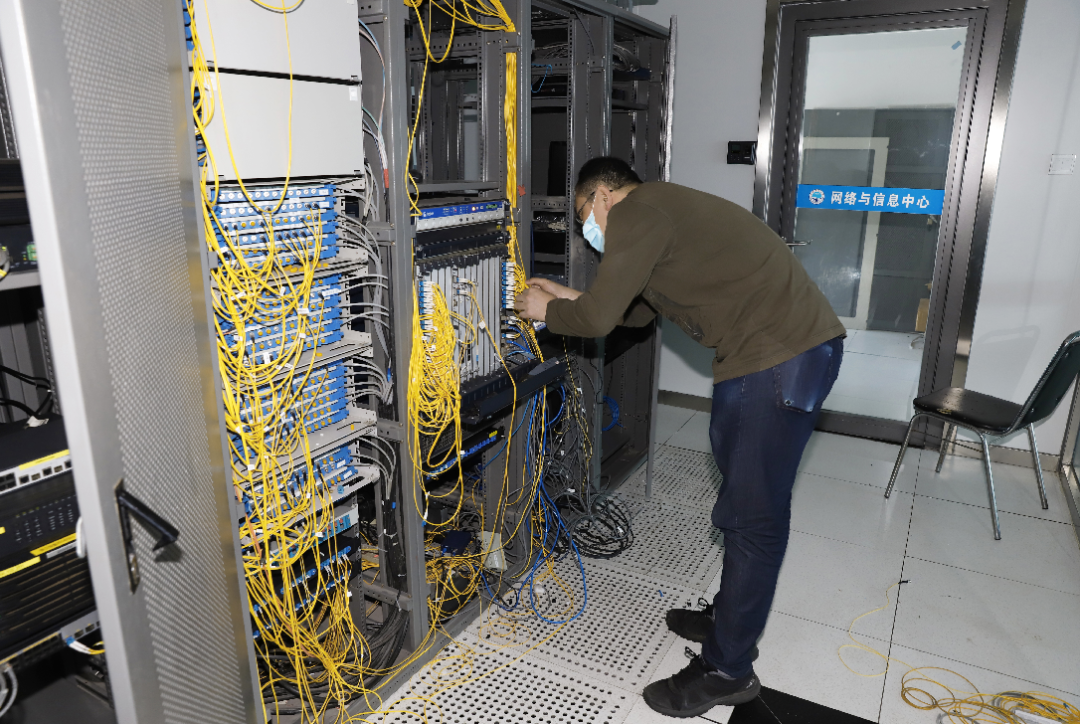 同舟共济，海大是家！