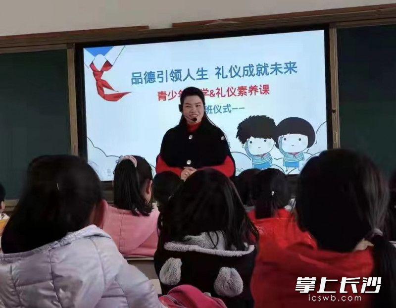 浏阳市淳口镇洞庭小学“众筹”师资(图3)