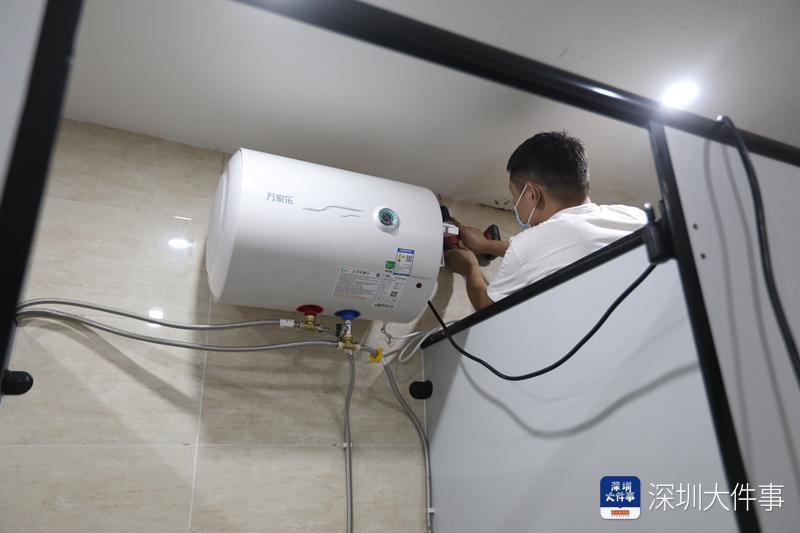 记者直击｜奔忙的深圳外卖骑手夜归“新家”