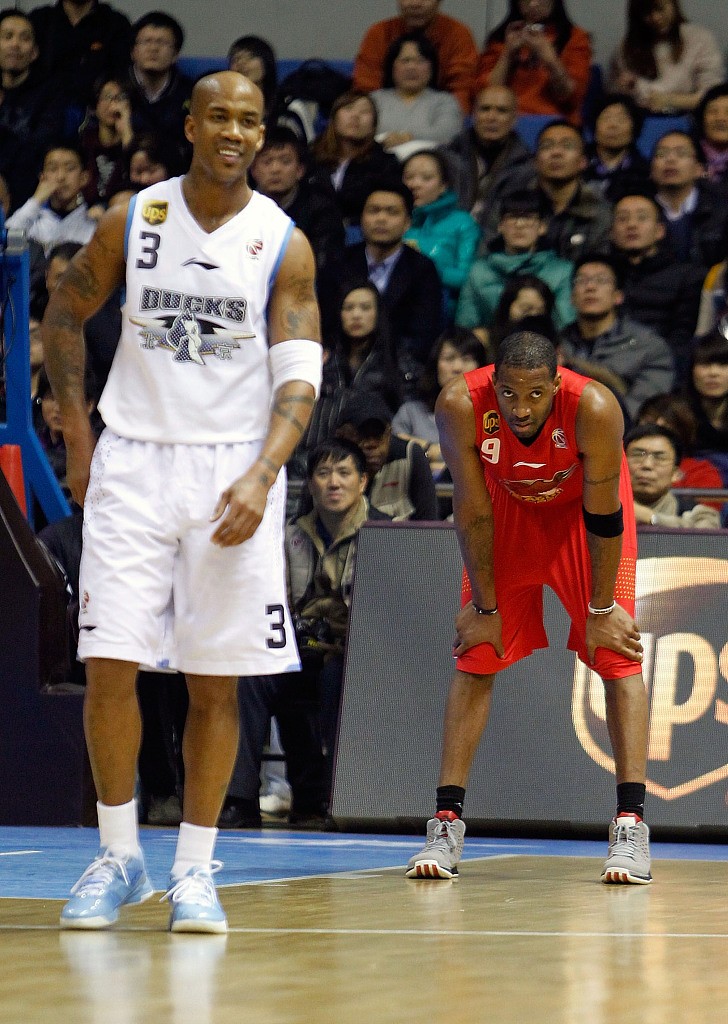 麦迪回忆CBA（麦迪谈打CBA：生命中最棒的时刻之一 我重新爱上篮球）-趣拿体育