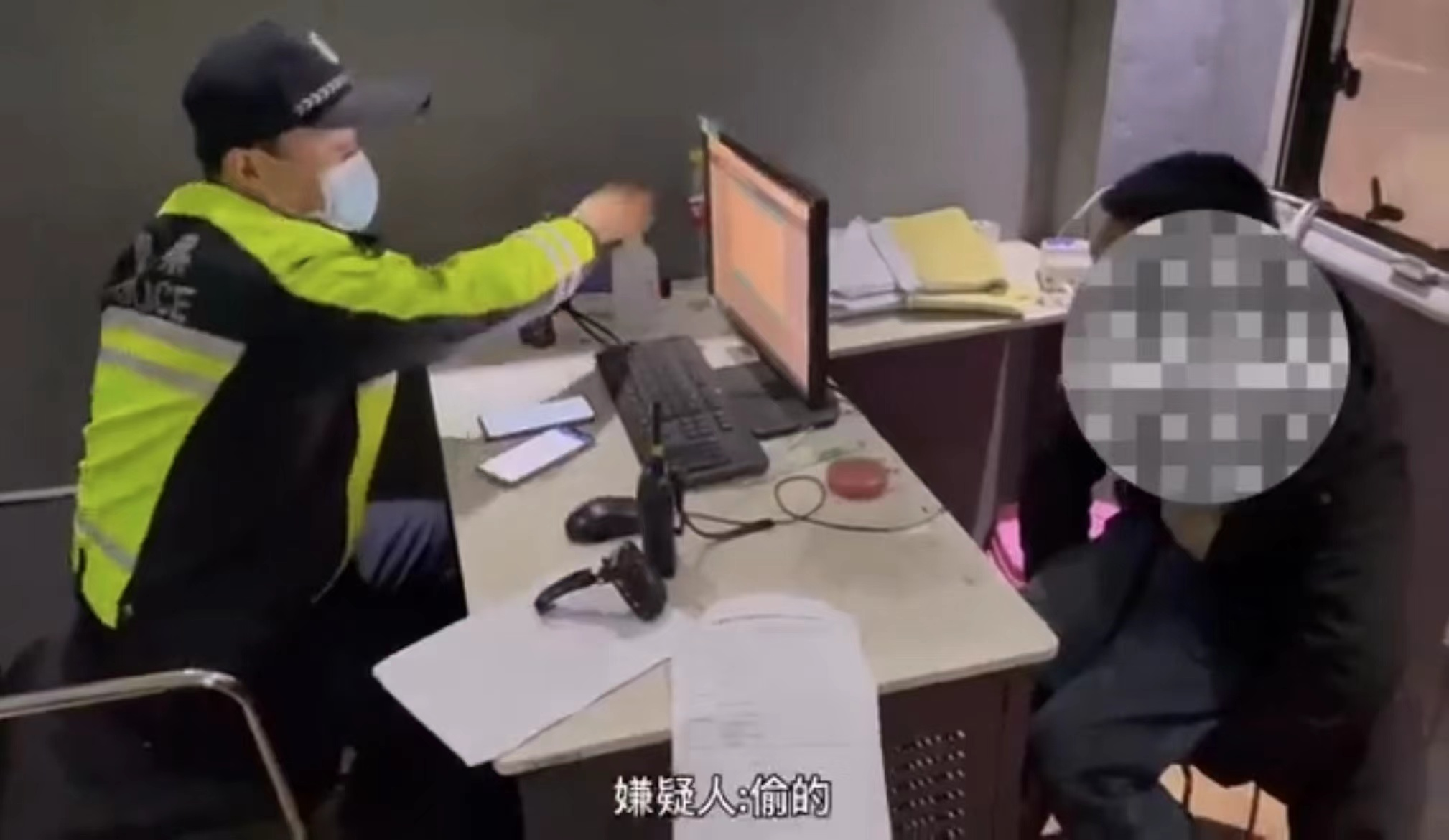 南京网吧关闭男子偷车骑去安徽过网瘾，网友：这是真的狗