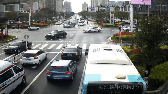 为救护车让道,为救护车让道被迫闯红灯怎么办