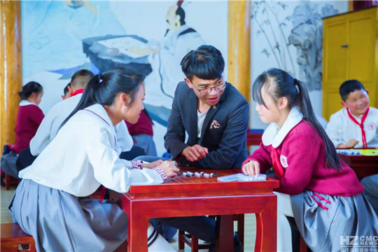 一群人打篮球的简笔画（工农小学的课后“自助餐”：55个兴趣类课后服务社团，138个兴趣班）-华海博客