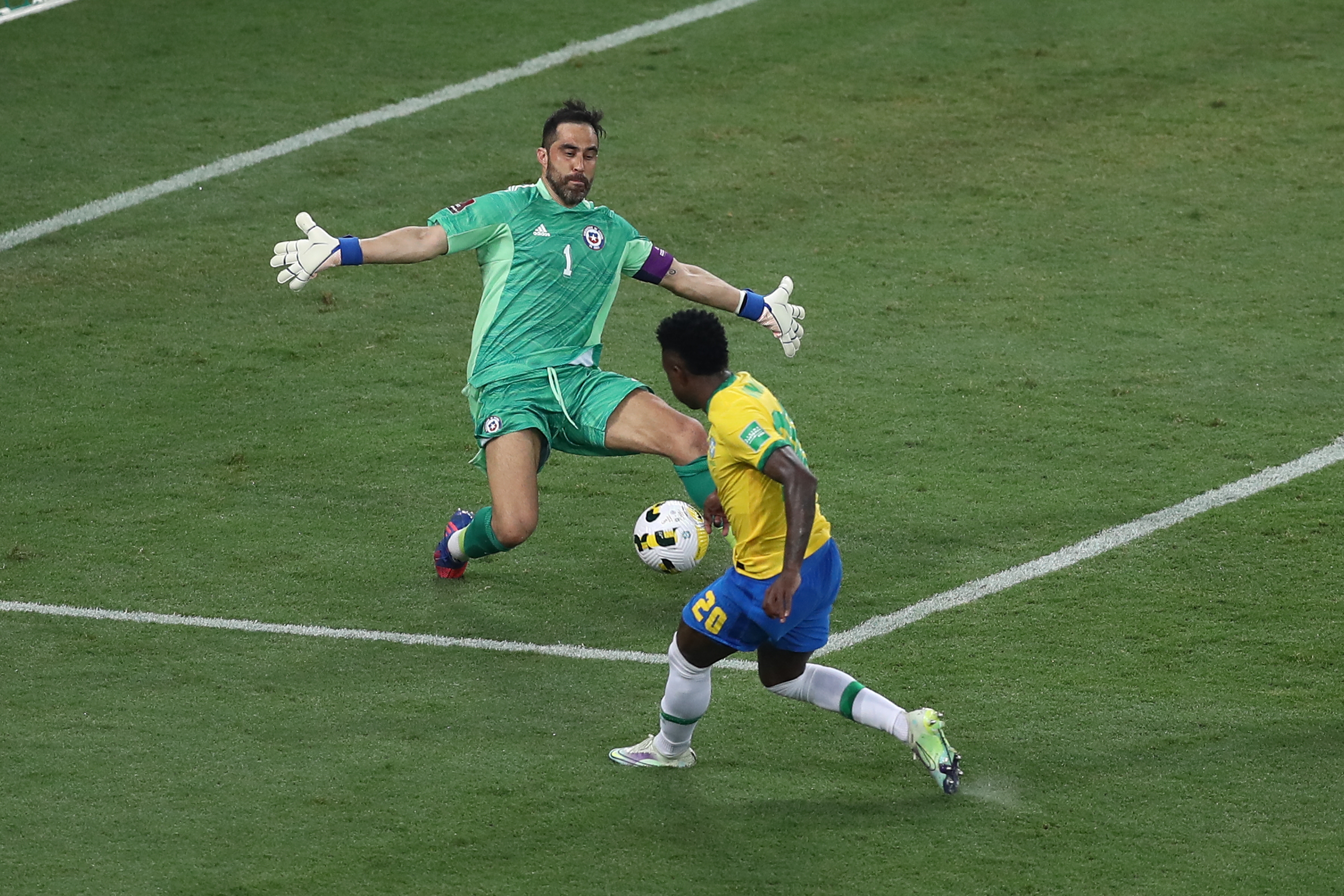 （体育）足球——世界杯预选赛：巴西胜智利