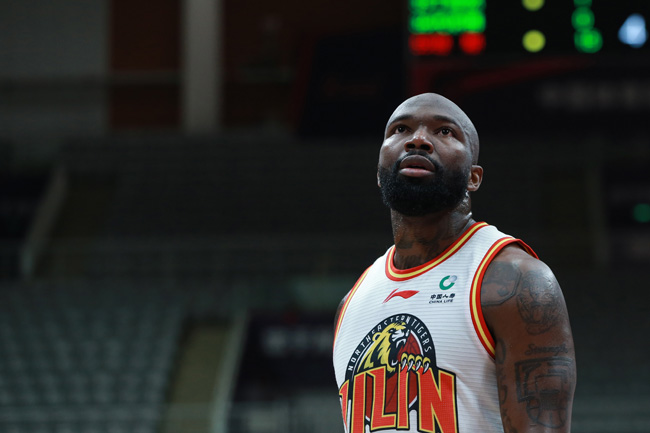 希望球队能走得更远(cba | 吉林队外援琼斯:我现在状态很好 希望球队