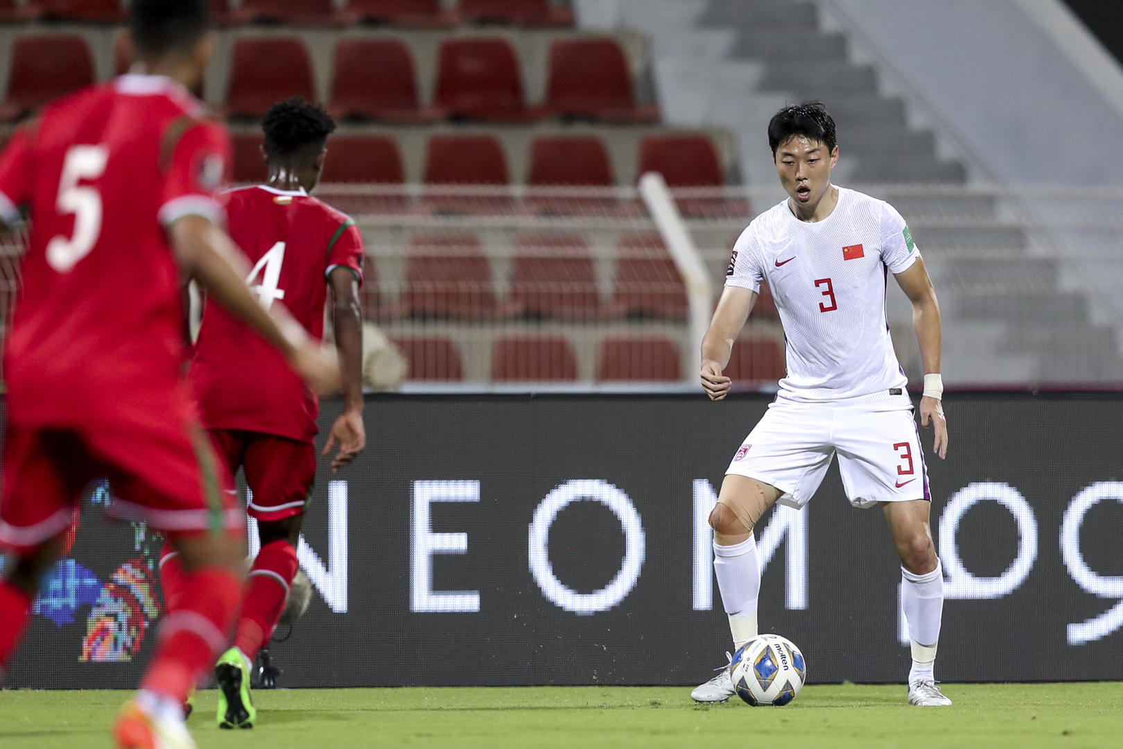 国足出线世界杯预选赛（没有任何悬念！国足0比2不敌阿曼 结束世预赛之旅）