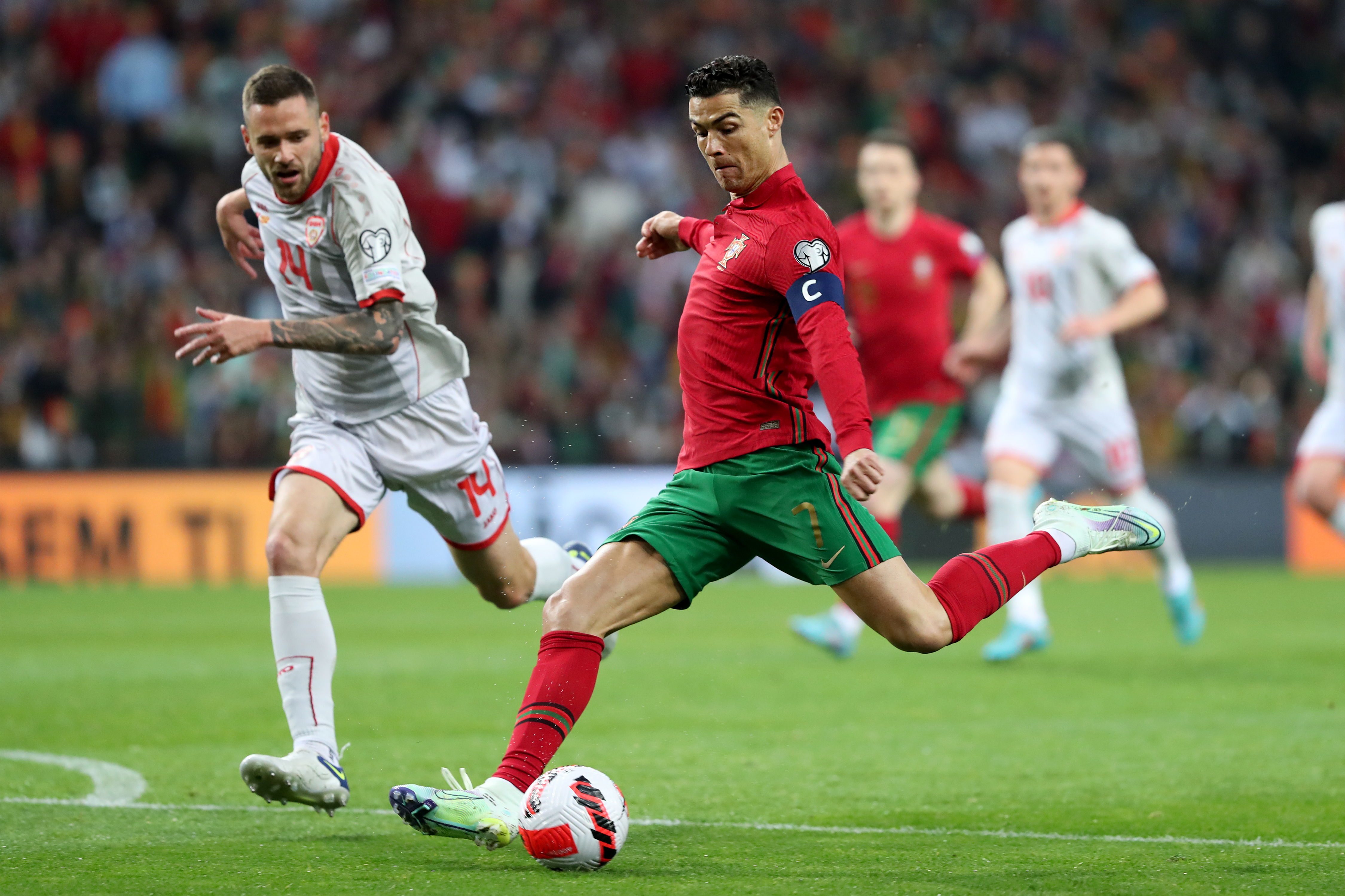 葡萄牙北马其顿(（体育）足球——葡萄牙队晋级卡塔尔世界杯决赛圈)