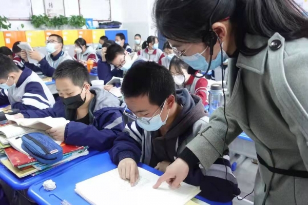 河南省實驗中學洛陽學校揭牌!原為洛龍區(qū)永泰街中學(圖2)