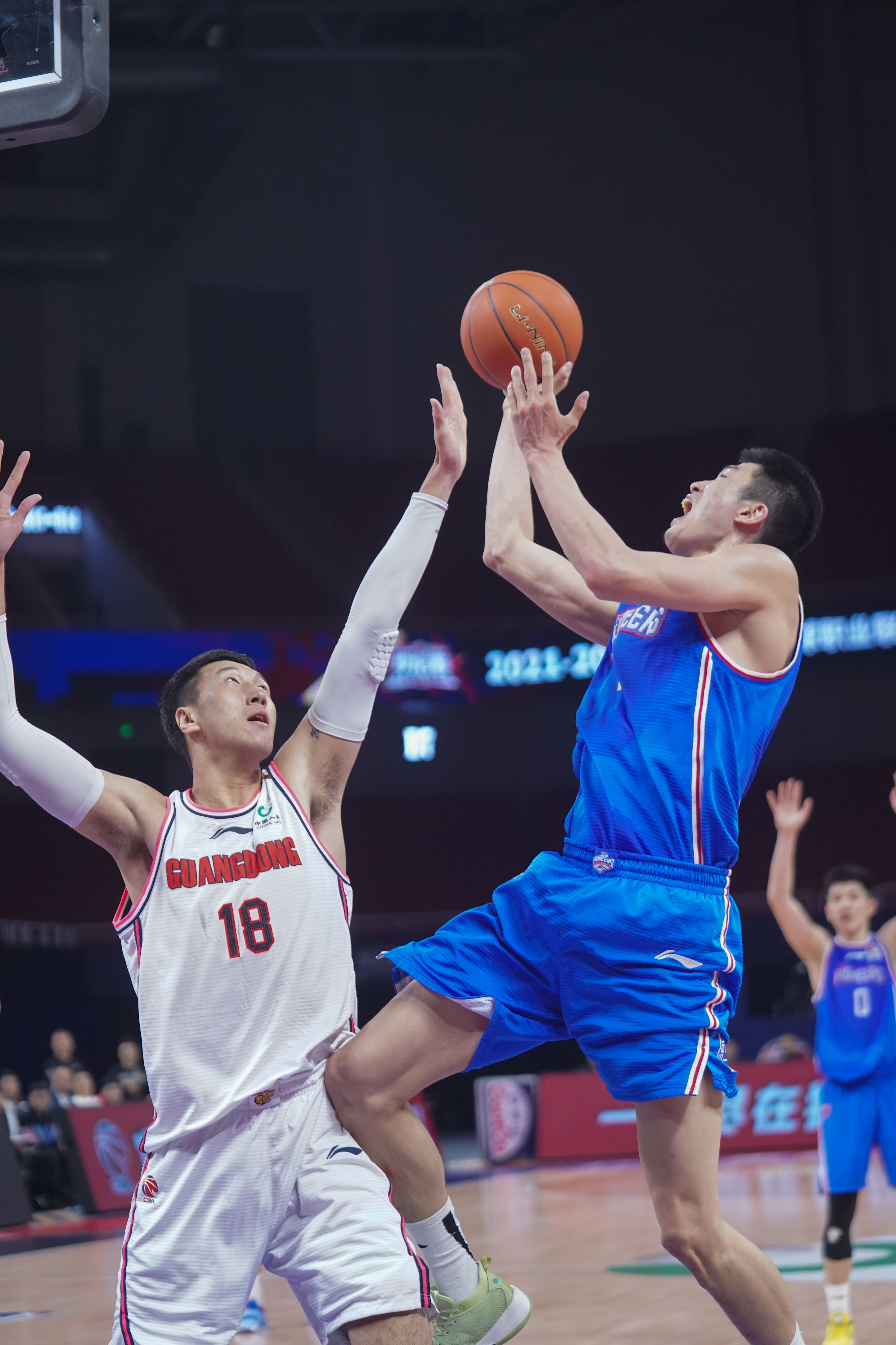 （体育）（12）篮球——CBA季后赛：广东东莞大益胜天津先行者