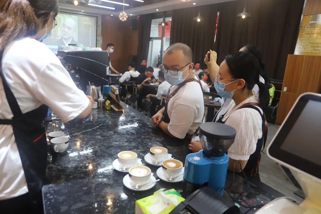 甜甜甜！实力宠学生！河南高校这波操作