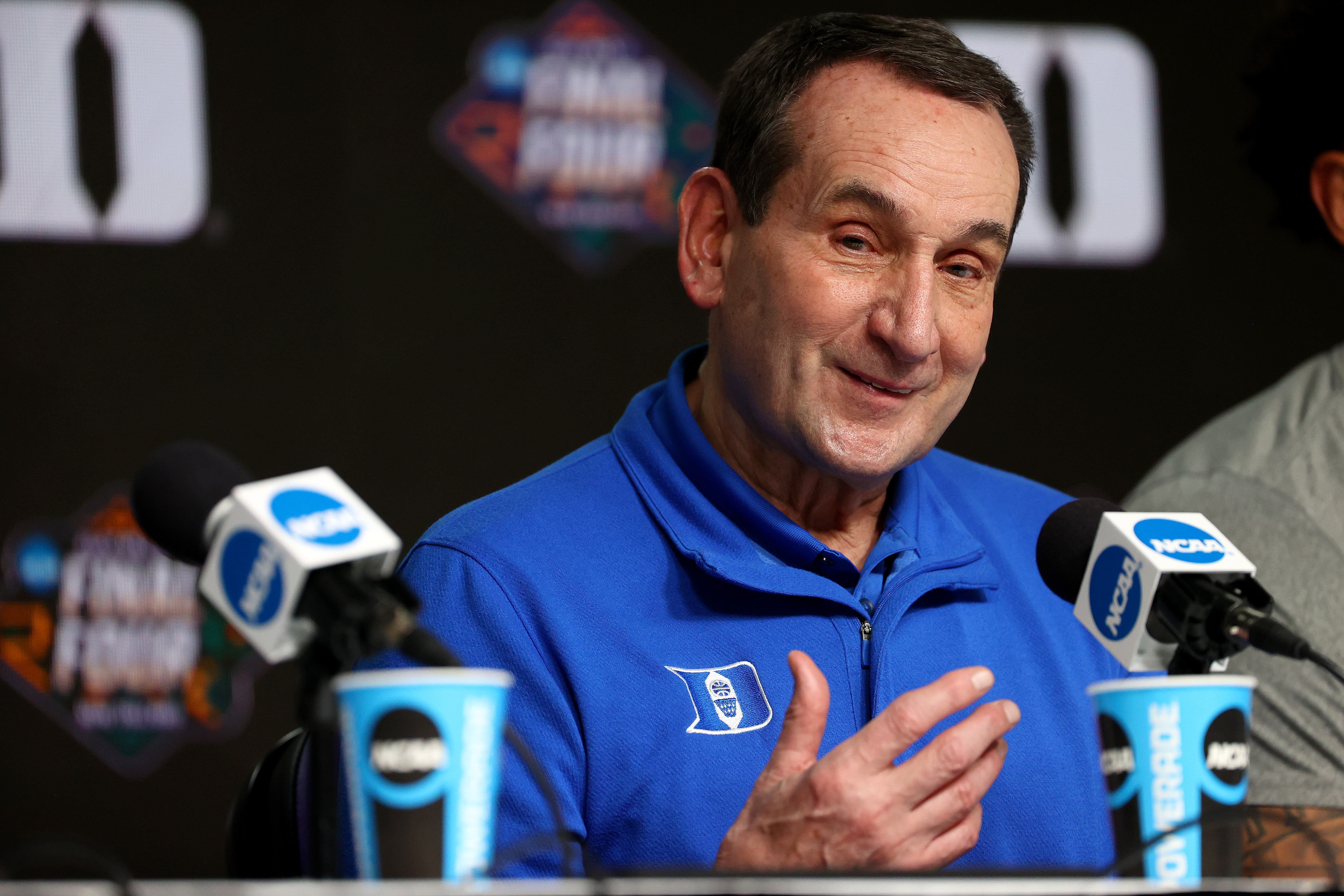 篮球世界杯一节多少公里(老k教练正式退休:他用42年征服大学篮球,征服