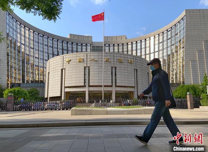 存款利息少了，大額存單還買不到，錢存銀行還是消費？