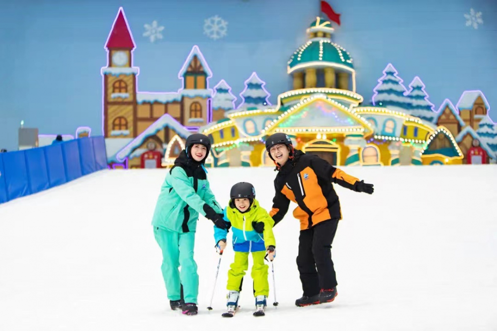 高温持续，室内冰雪场地成重庆市民锻炼好去处
