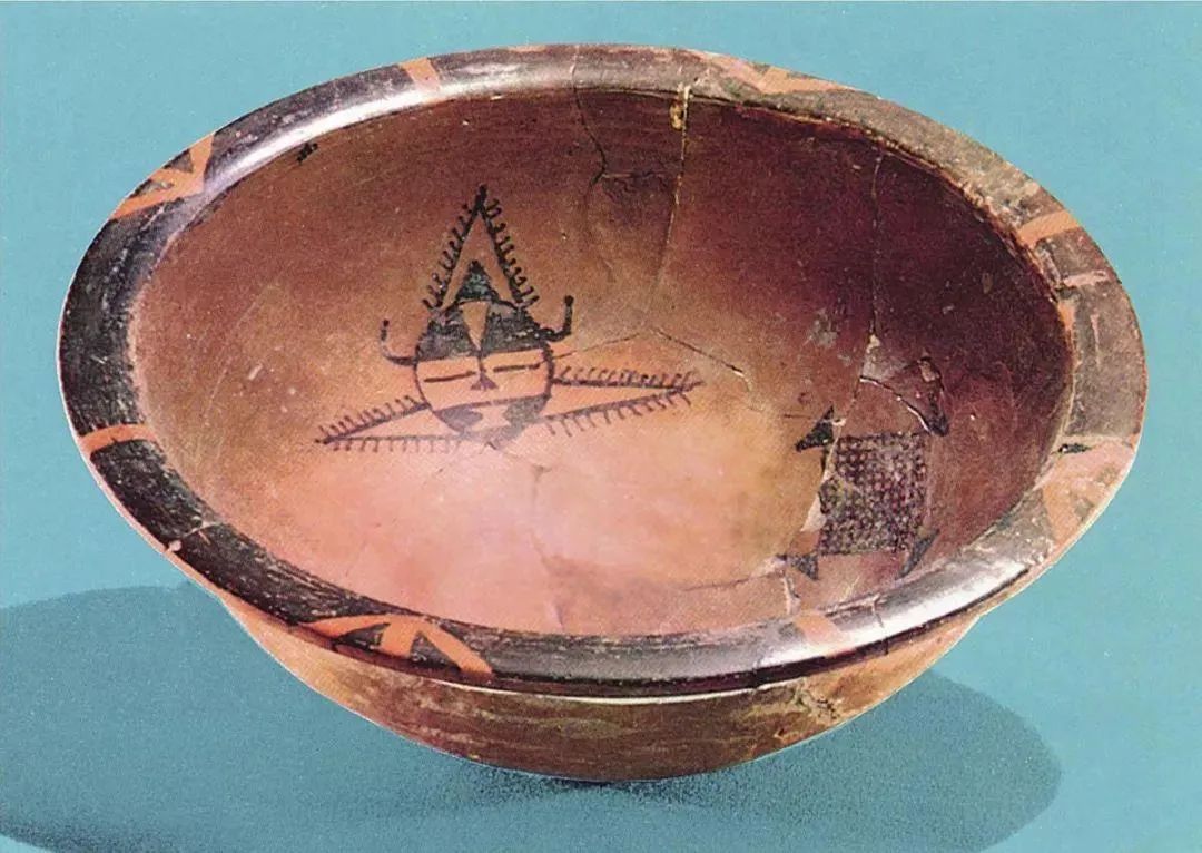 重读中国史：彩陶、玉器、青铜里的文化中国