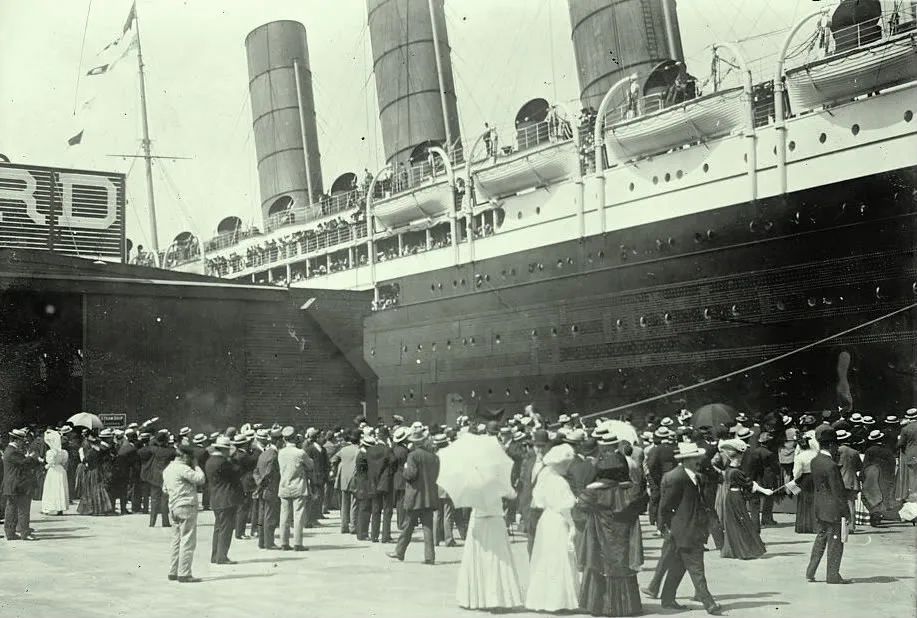幸运西装不许脱(泰坦尼克号事件110周年：沉船上的中国幸存者后来怎么样了？)