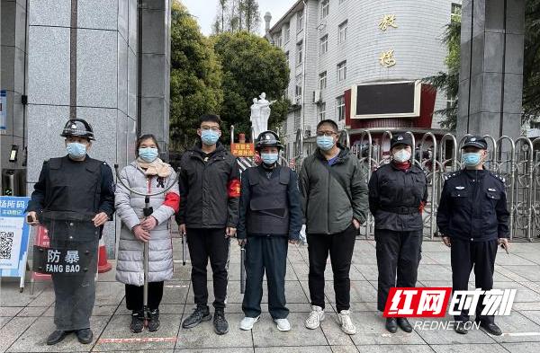 蘆淞區(qū)淞南中學(xué):家校攜手 共護(hù)學(xué)生安全(圖1) 蘆淞區(qū)淞南中學(xué):家校攜手 共護(hù)學(xué)生安全(圖1)