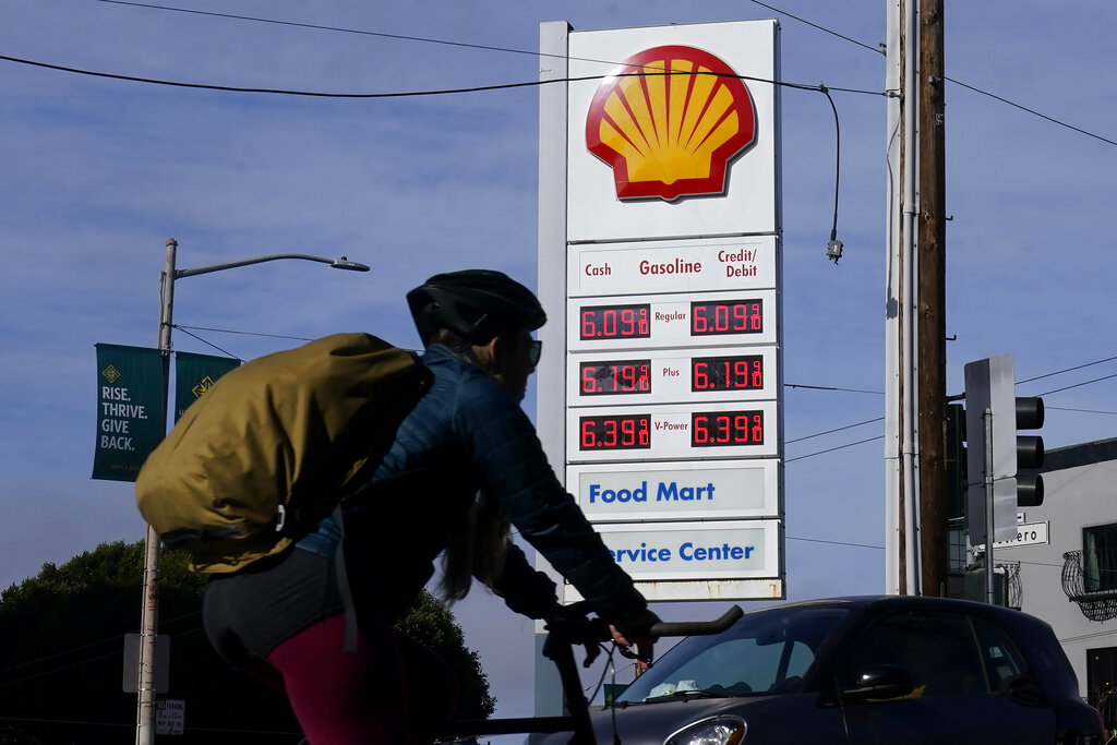 美国油价多少钱一升，全美汽油均价下跌10美分，至每加仑4.27美元？