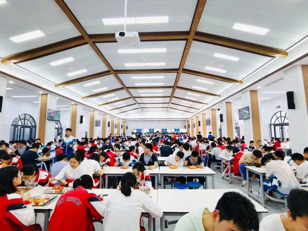 南京市金陵中學七十歲大禮堂“變身”千人餐廳(圖2)