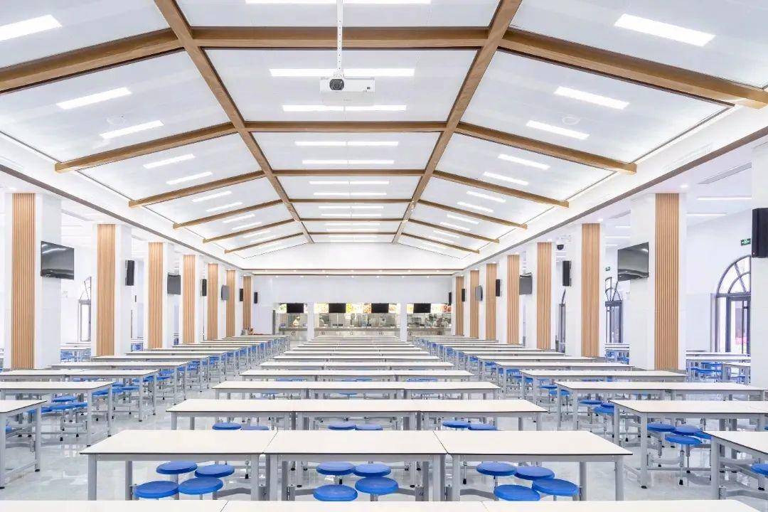 南京市金陵中學七十歲大禮堂“變身”千人餐廳(圖3)