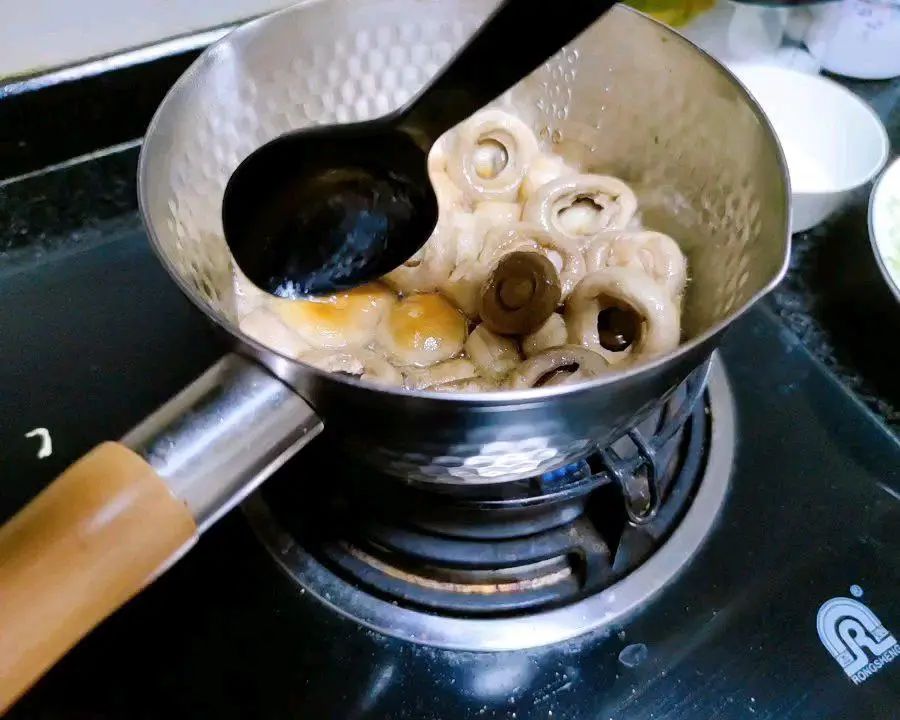 口蘑汤的做法（明明是素汤，却鲜得像鸡汤一样）