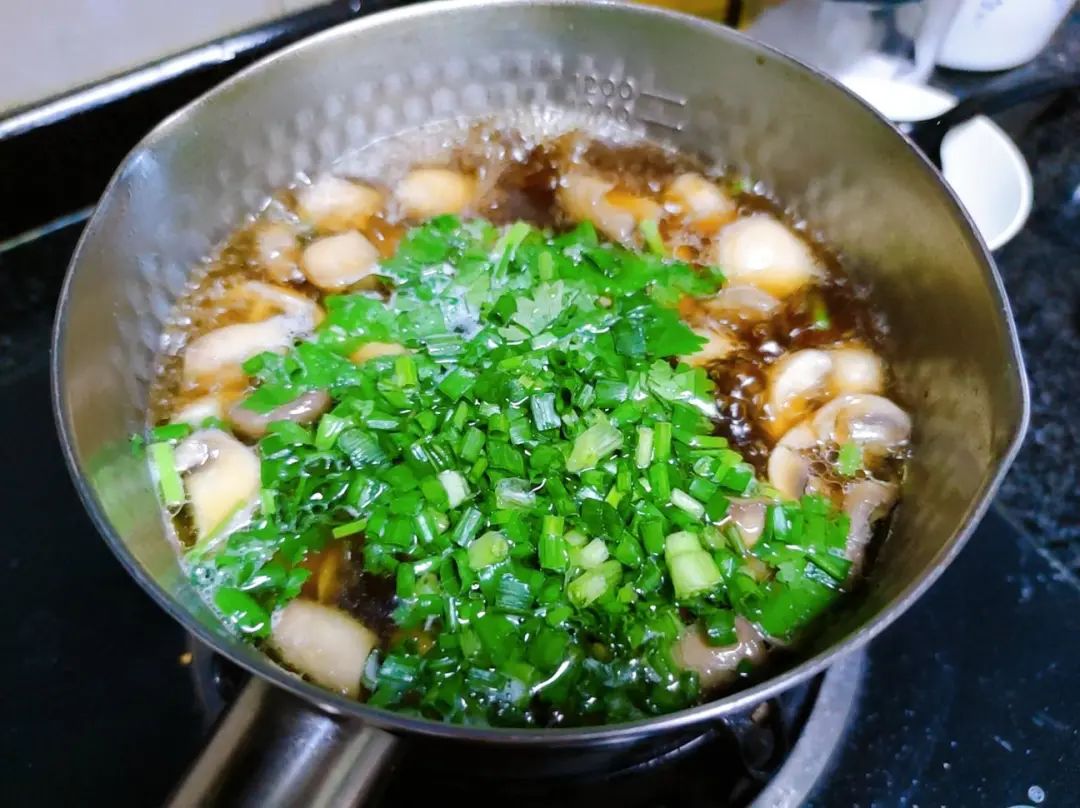 口蘑汤的做法（明明是素汤，却鲜得像鸡汤一样）