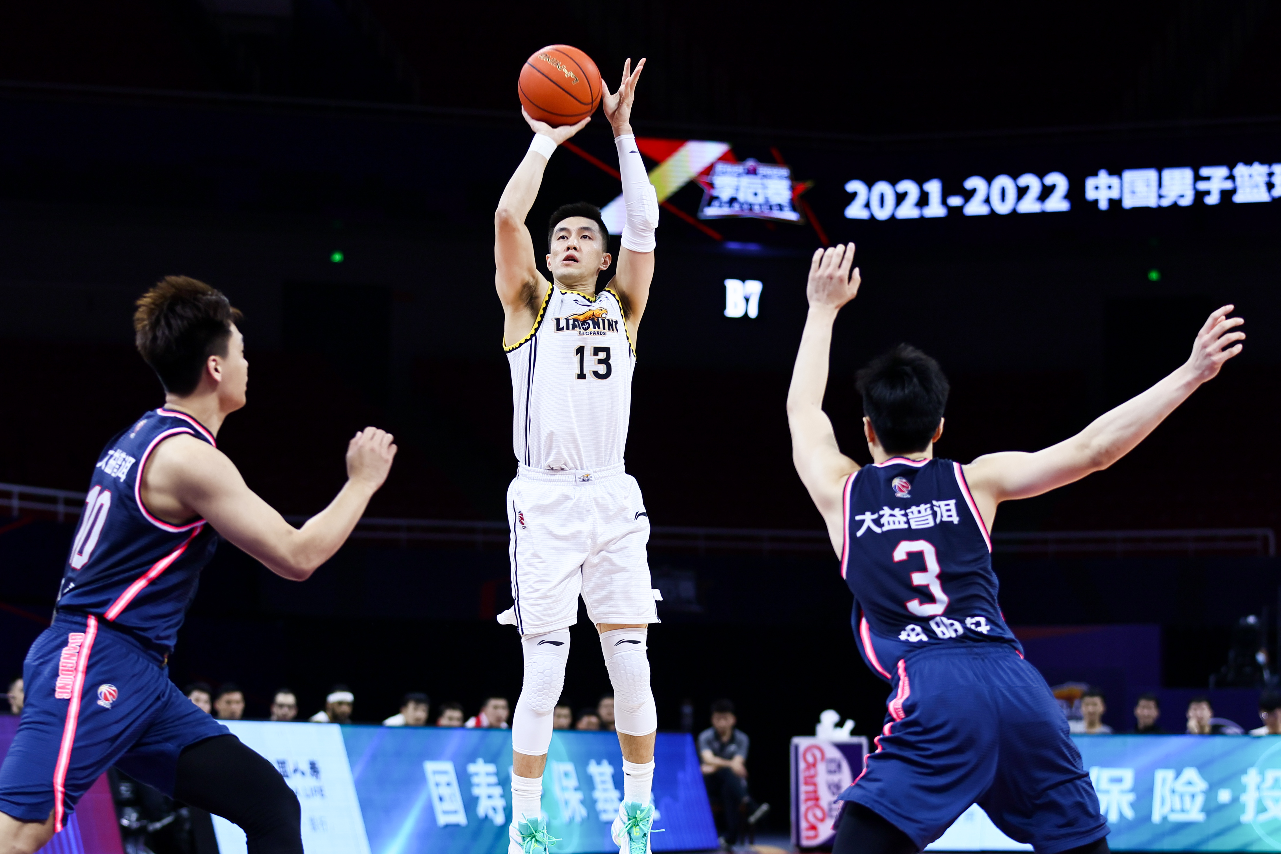 辽宁男篮拿下CBA半决赛首局，广东队半场24分创最差纪录