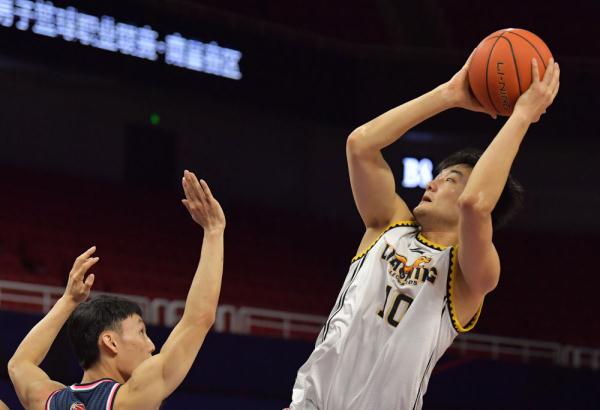 cba篮球在哪里打（篮球｜CBA半决赛：辽宁胜广东 1比0领先）