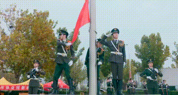 真美！真飒！他们，是华水护卫队！