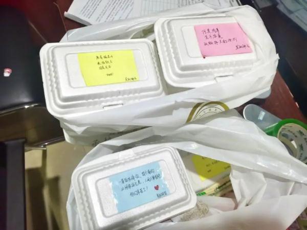 女警晕倒在抗疫一线,醒来后第一句话让人破防了