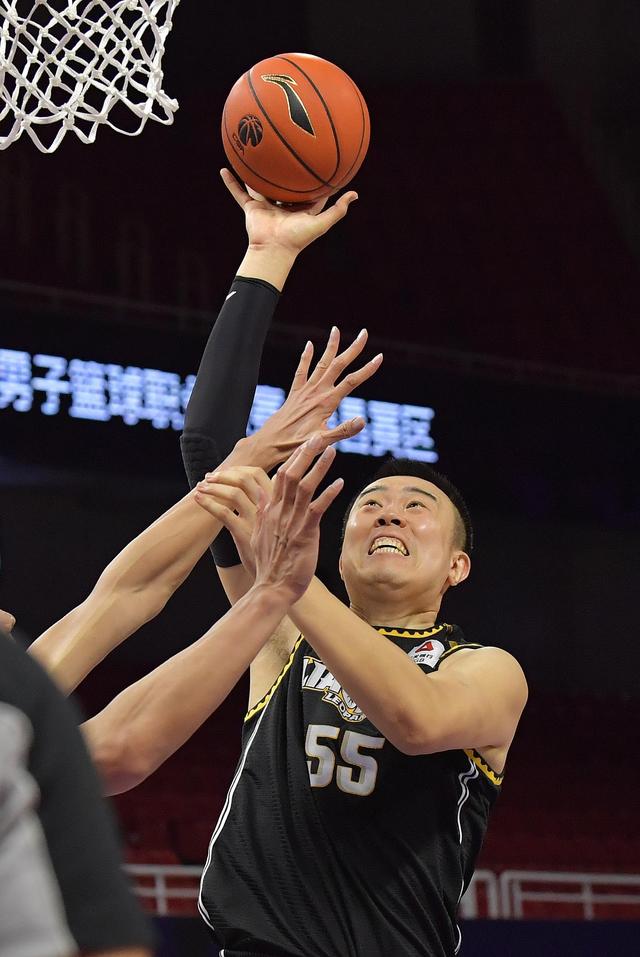 cba總決賽什么時候開始打（CBA總決賽明晚開打 廣廈主將傷退 遼寧雙重占優）