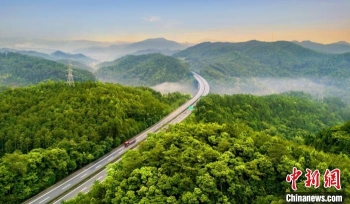 �����������ĸ��ٳ���