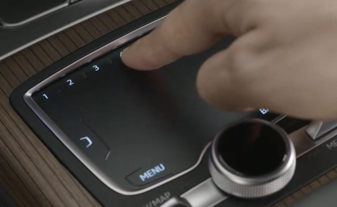 奥迪人机交互设计：Audi MMI的三代变迁