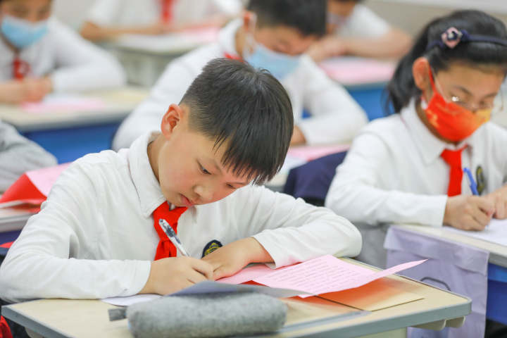 杭州时代小学今年的读书节活动很特别(图2)